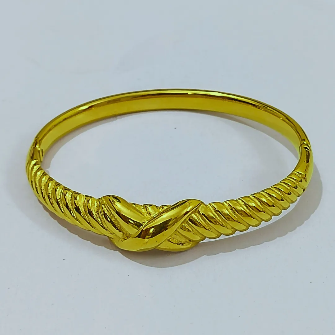 Unique Gold Plated Anti Tarnish Bracelet with Bow pattern