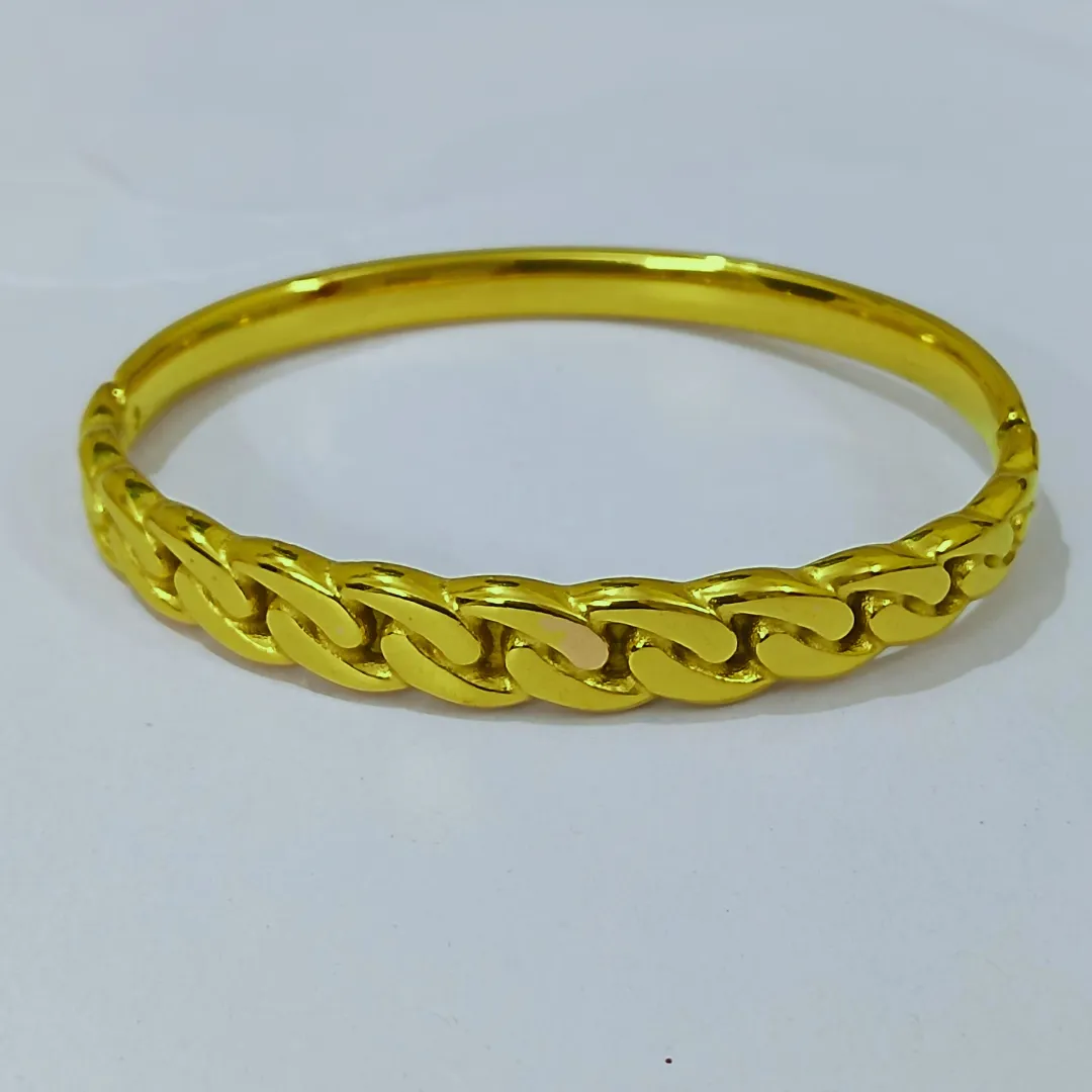 Unique Gold Plated Anti Tarnish Bracelet with rope pattern