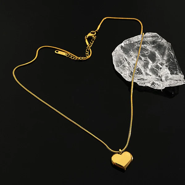 Anti Tarnish 18K Gold Plated Heart Minimal Necklace
