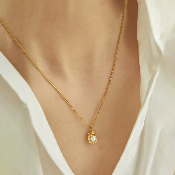 Gold Plated Stainless Steel Anti Tarnish Pearl chain Pendant