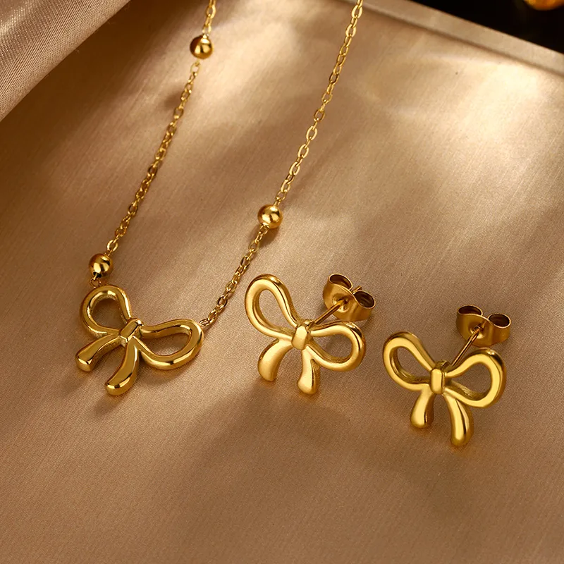 Gold Plated Anti Tarnish Bow Themed Chain Pendent with Earings